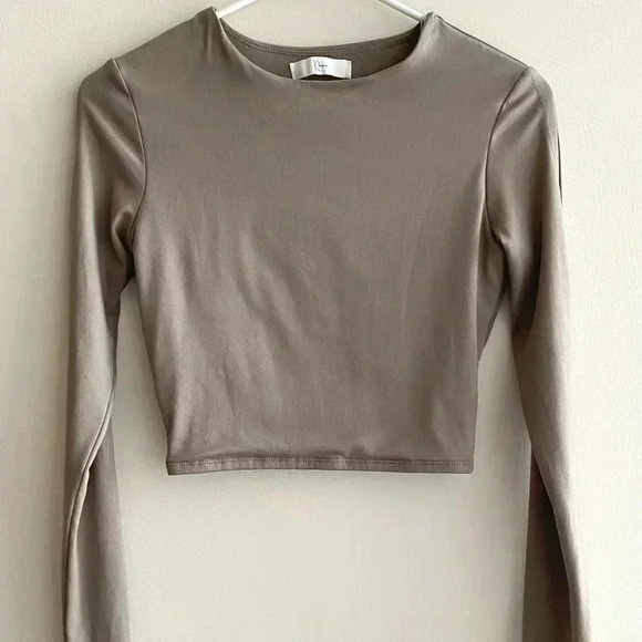 Klesis Taupe Cropped Long-Sleeve Top with Cutouts on Sleeves, Size S - Picture 1 of 15